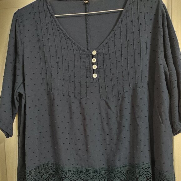 Navy lace trimmed top  Size 2XL - Picture 1 of 3